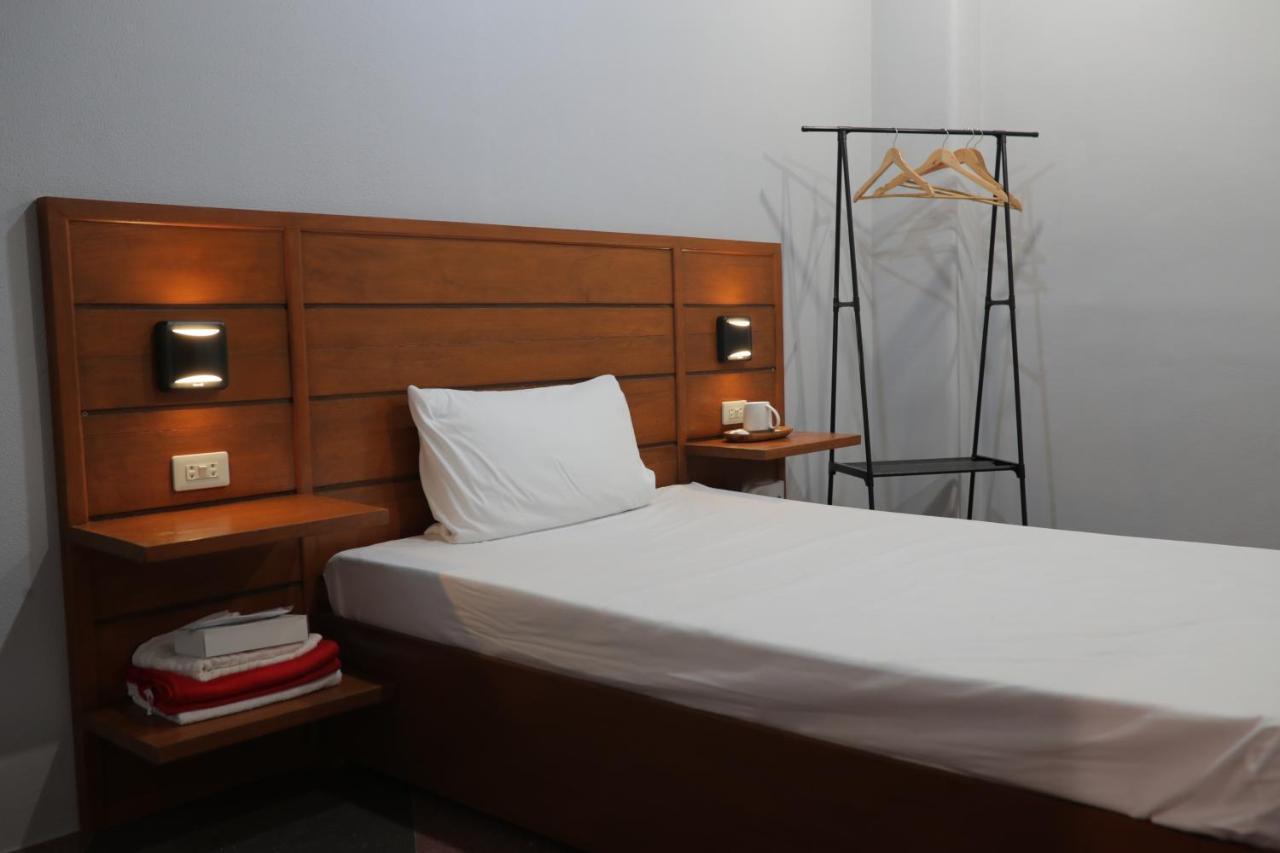 Cerca Hotel Balabag  Eksteriør bilde